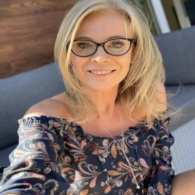 Camille (34)