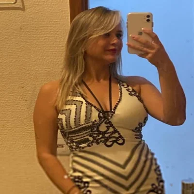 Isabelle (54)